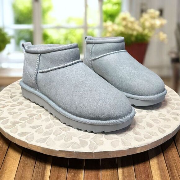 UGG Classic Ultra Mini Boots Sea Foam Suede Sheepskin Shearling Fur Lined Size 6 - Picture 2 of 11